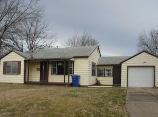 832 7th Ave NW, Miami, OK 74354
