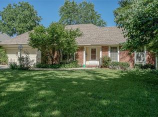 9921 Nieman Pl, Overland Park, KS 66214