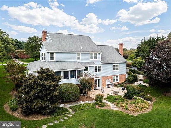 5th image of 22336 Rolling Hill Ln