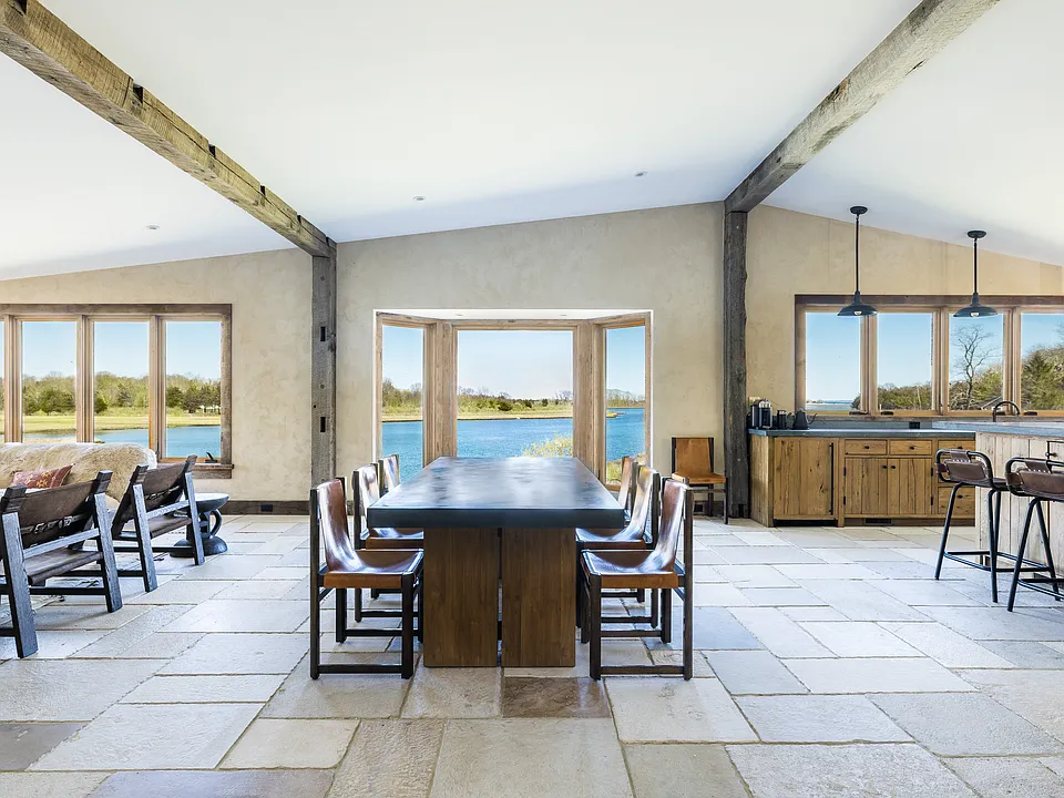 14 Harbor Ln