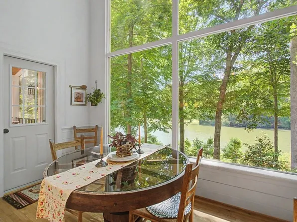 19 Whittakers Mill Rd, Williamsburg, VA 23185