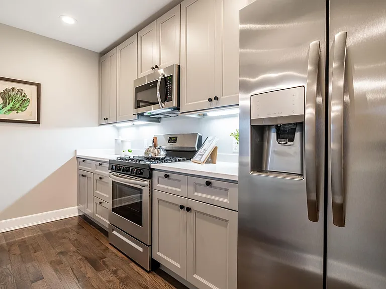 312 Spring St #402 — Photo 11