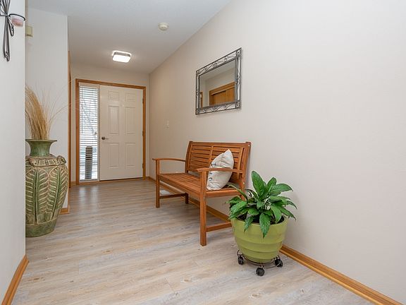 4th image of 6028 Villa Dr