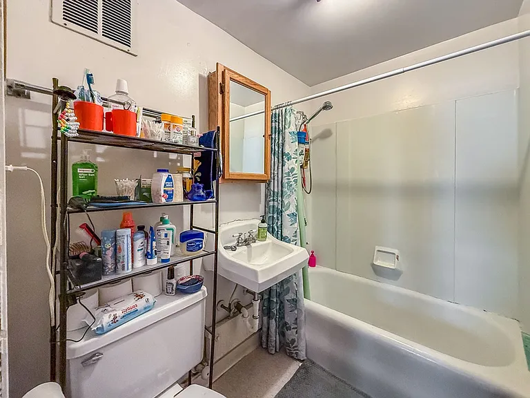 407 W Green St #2 — Photo 11