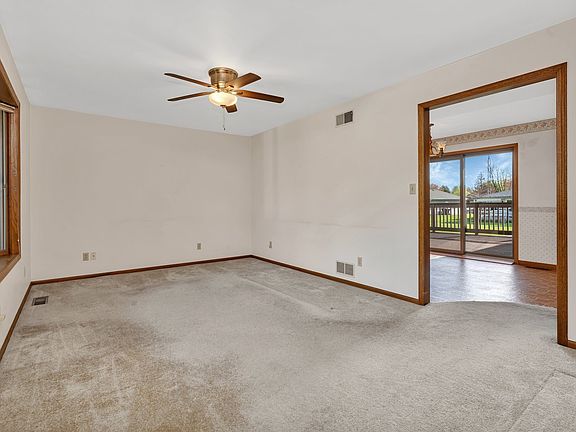 5th image of 108 Blackhawk Dr