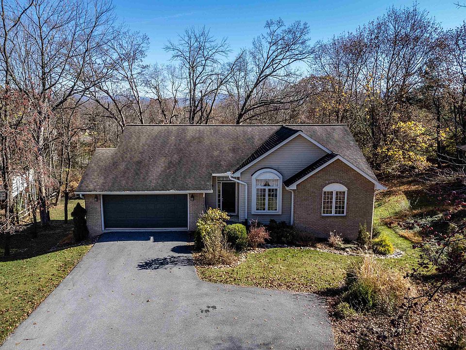 1st image of 208 Bobcat Ln