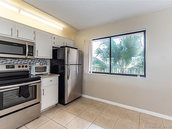 5th image of 8040 Hampton Blvd APT 302