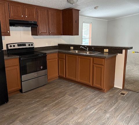 2nd image of 21 Pineview Dr