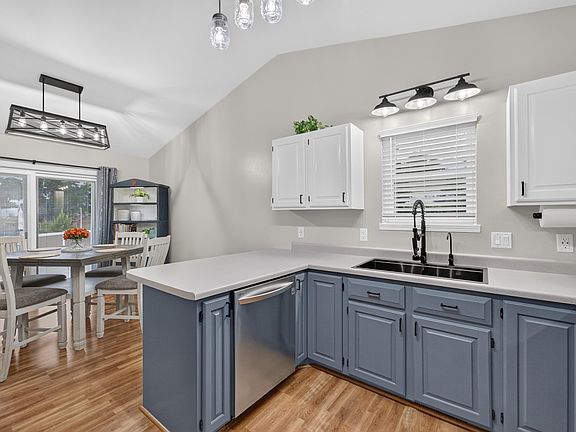 5th image of 113 Terrace Ct