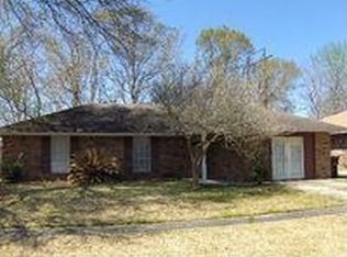3207 Montreal Dr, Baton Rouge, LA 70819