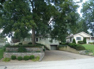 2053 Maple St, Quincy, IL 62301