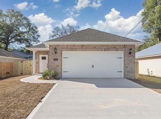 751 E Chestnut East Ave, Crestview, FL 32536