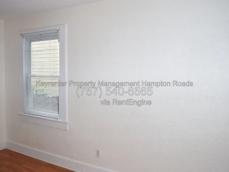 857 W 41st St — Photo 12