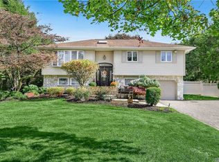 9 Cherrywood Dr, East Northport, NY