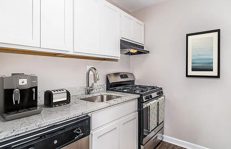 Prentiss Creek at Downers Grove Apartments — Photo 3