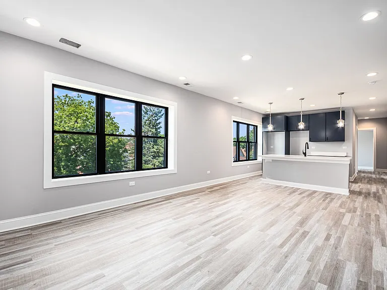 8656 S Burnham Ave #3B — Photo 6
