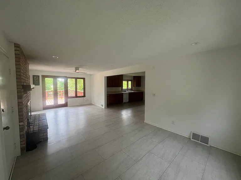 8507 Penn Cir — Photo 3