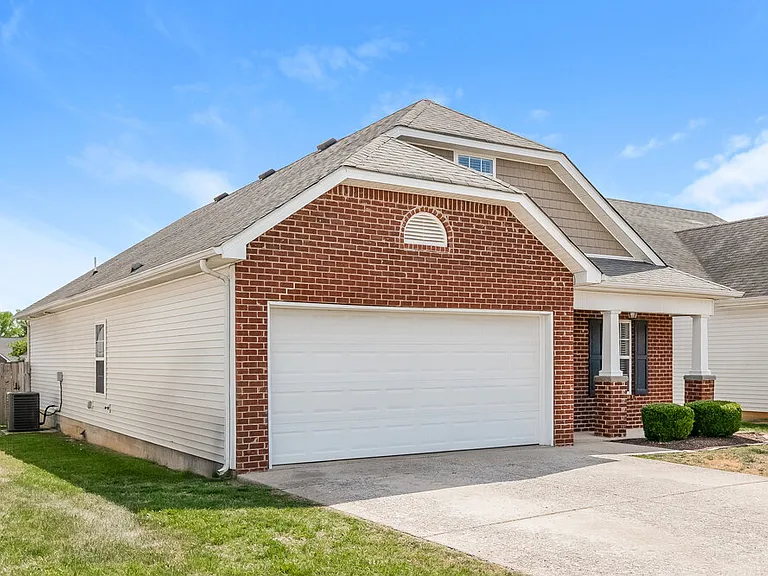 1625 Beaconcrest Cir — Photo 4