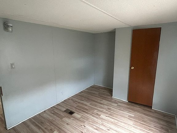 4th image of 315 Judith Ln