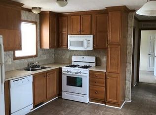 26 Hutchinson St, Bennington, VT 05201