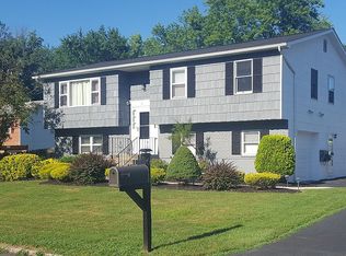 6 Erskine Ct, Nanuet, NY 10954