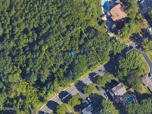 27 Silvercrest Drive, Tinton Falls, NJ 07712