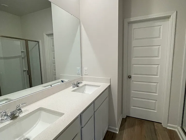 558 Trinity Way — Photo 12