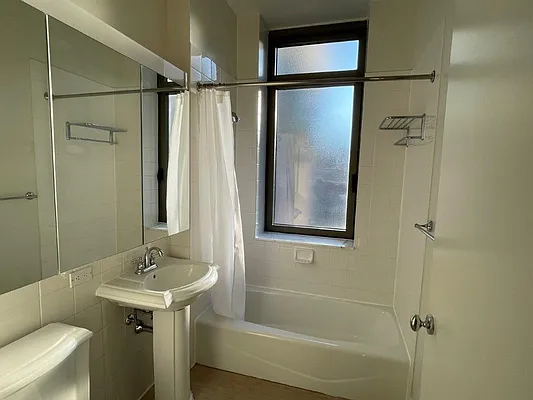 Rented by Carnegie Hill Place | media 32