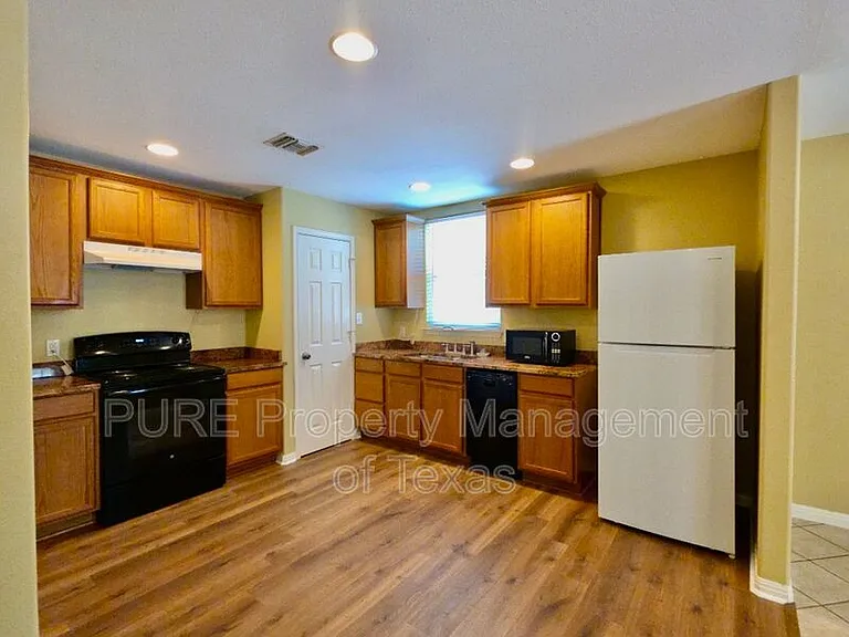 1623 Breezy Cv — Photo 6