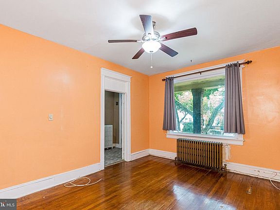 3rd image of 4921 7th St NW