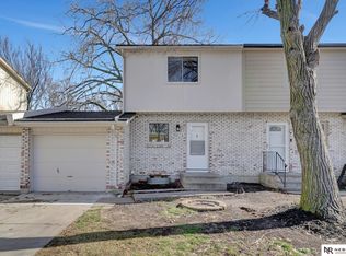 5024 Southwood Cir, Lincoln, NE 68512