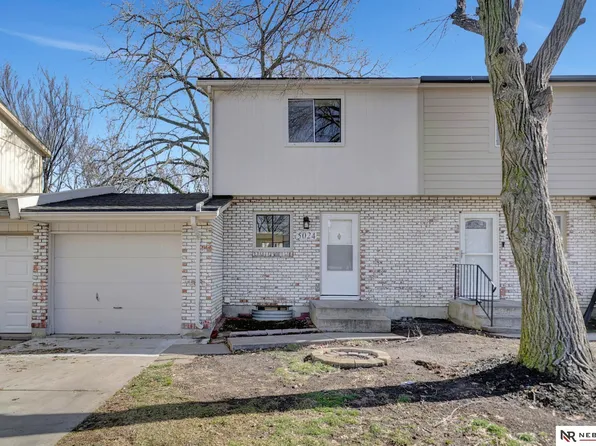 5024 Southwood Cir, Lincoln, NE 68512
