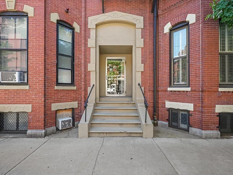 14 Gloucester St #3B — Photo 8