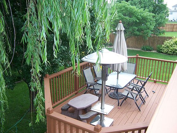 550 SQ FT Custom 3-tier Deck