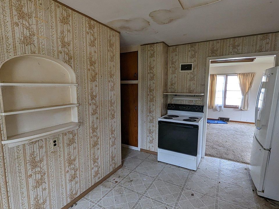 2nd image of 314 S Main St