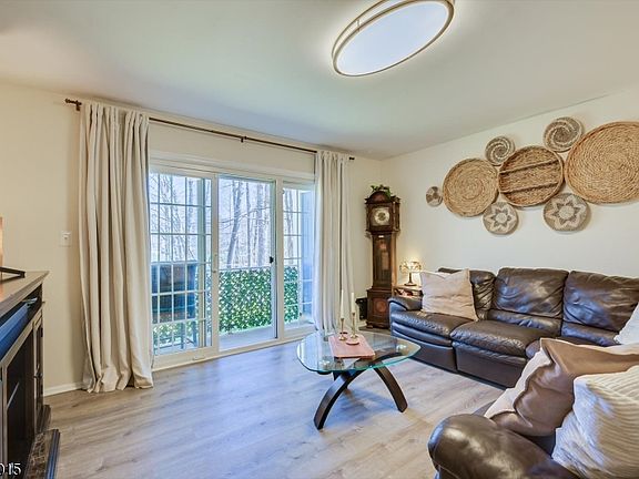 2nd image of 95 Sapphire Ln