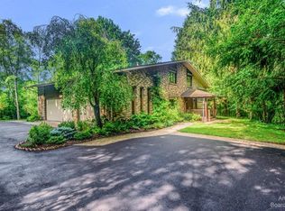 2903 Craig Rd, Ann Arbor, MI 48103