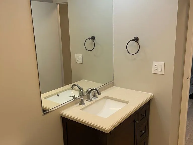 6033 N Sheridan Rd #14D — Photo 16