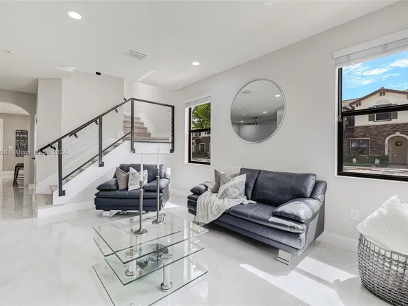 3401 W 92nd Pl, Hialeah, FL 33018