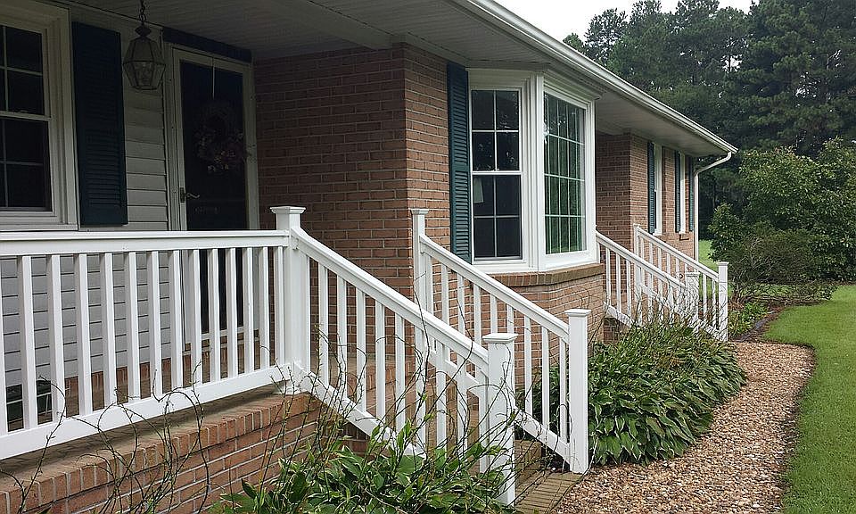 2nd image of 672 Selwin Rd