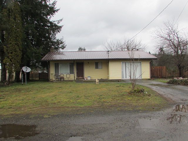 2nd image of 409 E Eagle St