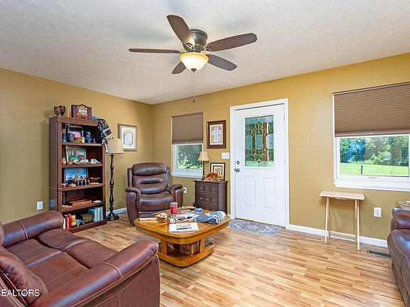 5th image of 1174 Crosby Ln