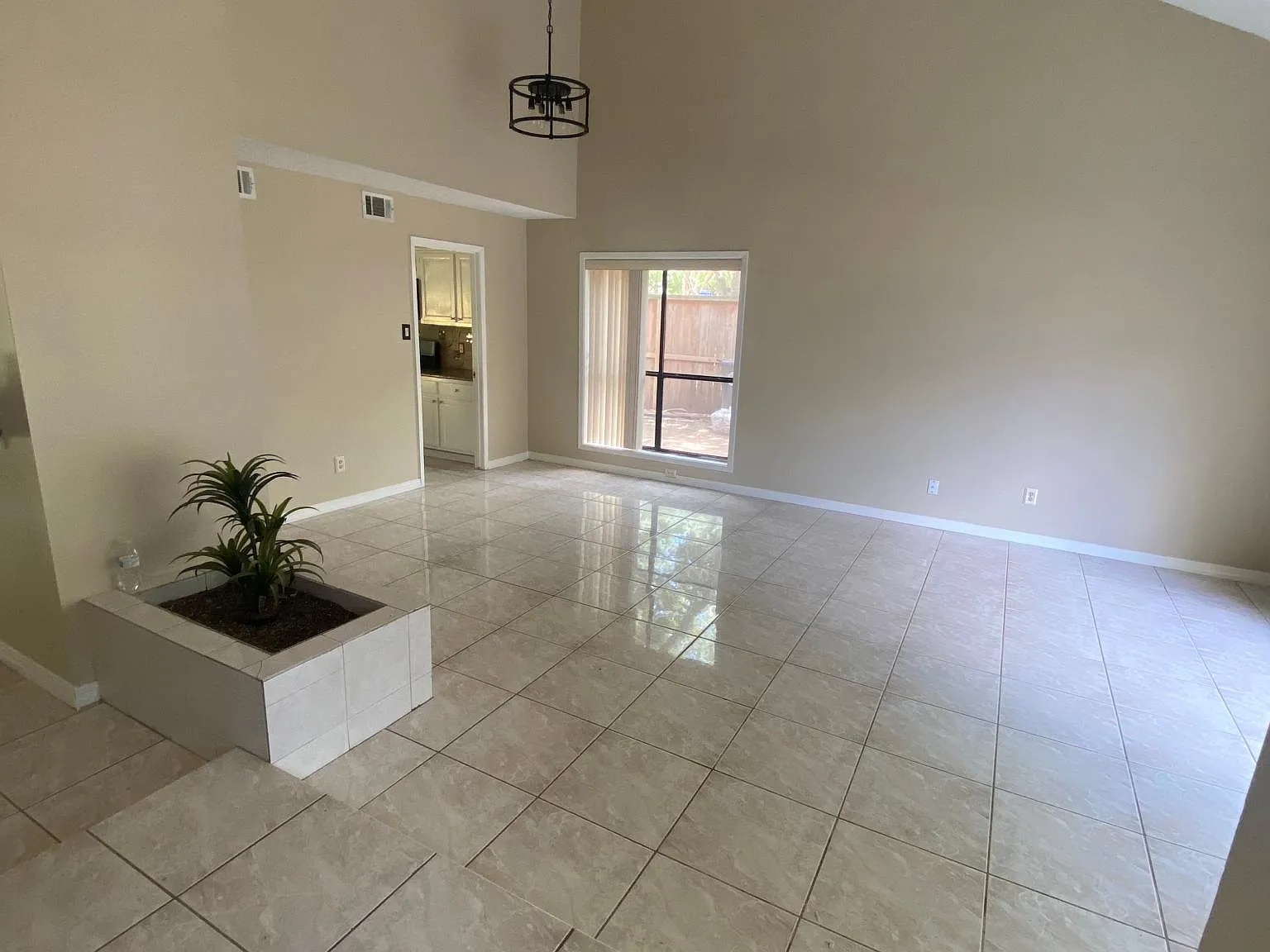3043 The Highlands Dr — Photo 2