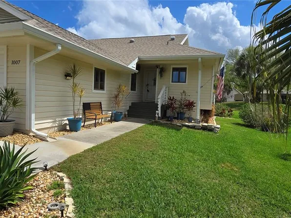 1007 Lake Avoca Dr, Tarpon Springs, FL 34689