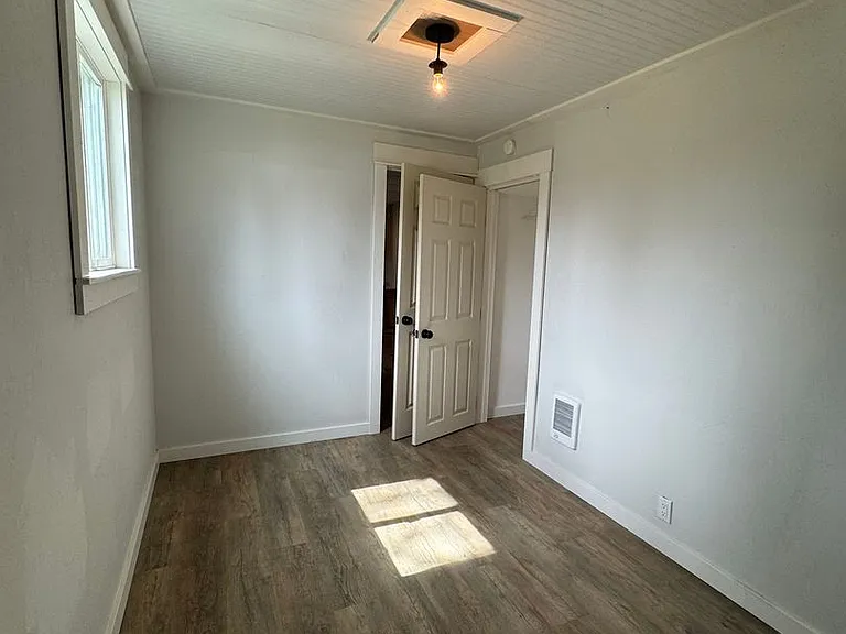 704 N Kittitas St — Photo 14