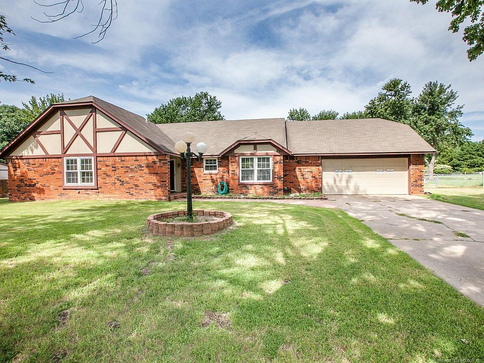 1st image of 10420 S 200 East Ave