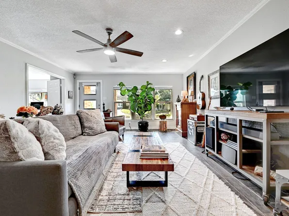 11133 Pinehurst Dr APT C, Austin, TX 78747