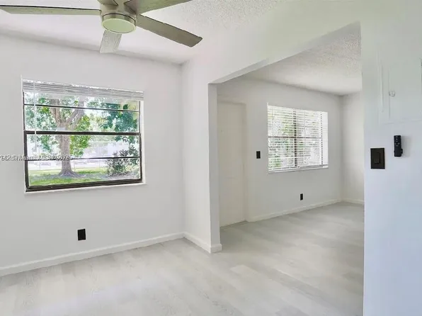 500 NE 2nd St APT 120, Dania, FL 33004