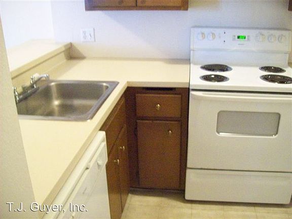 5th image of 440 N Market Blvd APT 507