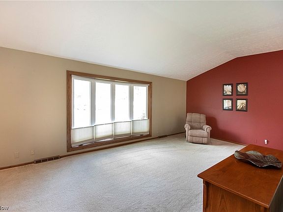 5th image of 7689 Shelburne Dr